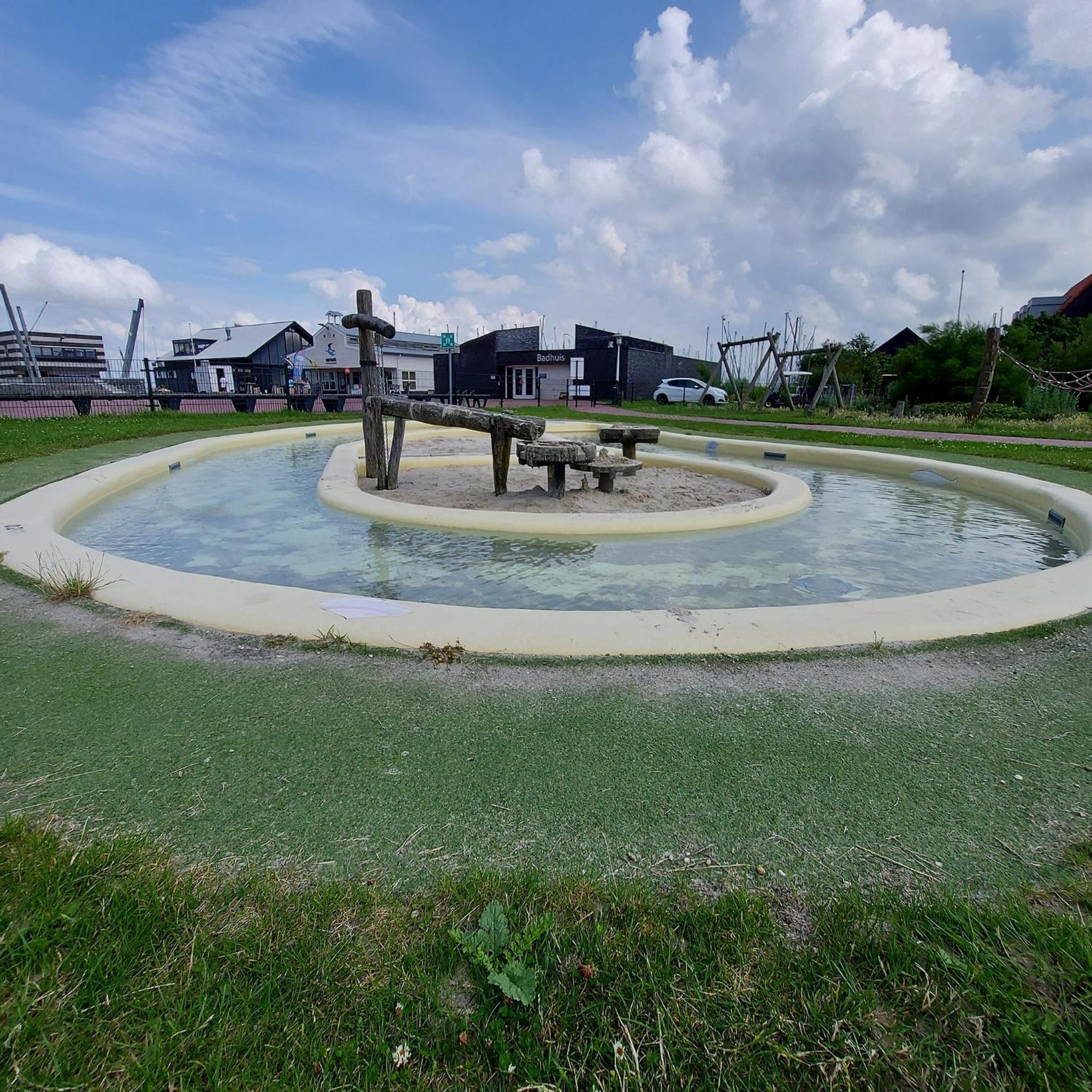 Bruinisse, Zeeland At Marina, Vp013 Vakantiehuis Bruinisse